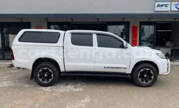 Buy Used Toyota Hilux White Car in Hluti in Shiselweni District Buy Used Toyota Hilux White Car in Hluti in Shiselweni District