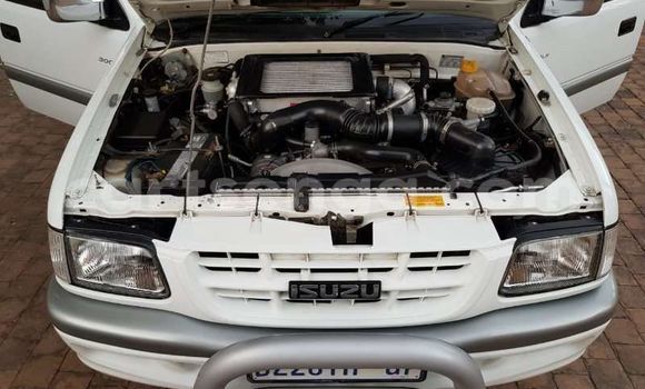 Nunua Ilio tumika Isuzu KB White Gari ndani ya Manzini nchini Manzini Nunua Ilio tumika Isuzu KB White Gari ndani ya Manzini nchini Manzini