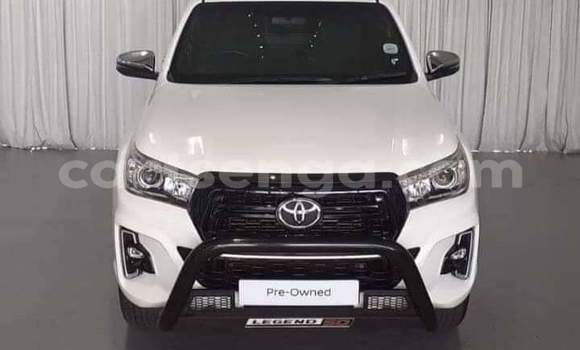 Nunua Ilio tumika Toyota Hilux White Gari ndani ya Ezulwini nchini Hhohho Nunua Ilio tumika Toyota Hilux White Gari ndani ya Ezulwini nchini Hhohho