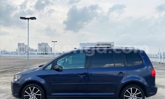 Acheter Occasion Voiture Volkswagen Touran Bleu à Big Bend, Lubombo District Acheter Occasion Voiture Volkswagen Touran Bleu à Big Bend, Lubombo District