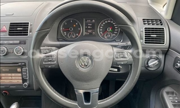 Acheter Occasion Voiture Volkswagen Touran Bleu à Big Bend, Lubombo District Acheter Occasion Voiture Volkswagen Touran Bleu à Big Bend, Lubombo District