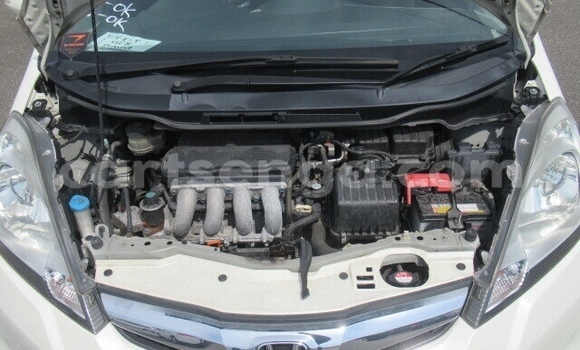 Nunua Ilio tumika Honda FIT White Gari ndani ya Manzini nchini Manzini Nunua Ilio tumika Honda FIT White Gari ndani ya Manzini nchini Manzini