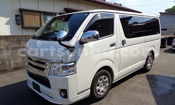 Buy Used Toyota Hiace White Car in Manzini in Manzini Buy Used Toyota Hiace White Car in Manzini in Manzini
