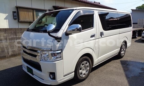 Buy Used Toyota Hiace White Car in Manzini in Manzini Buy Used Toyota Hiace White Car in Manzini in Manzini