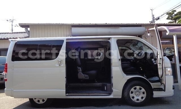 Buy Used Toyota Hiace White Car in Manzini in Manzini Buy Used Toyota Hiace White Car in Manzini in Manzini