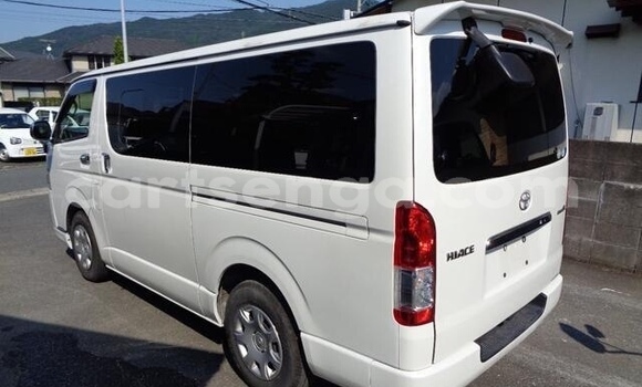 Buy Used Toyota Hiace White Car in Manzini in Manzini Buy Used Toyota Hiace White Car in Manzini in Manzini