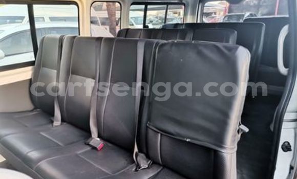 Nunua Ilio tumika Toyota Hiace White Gari ndani ya Manzini nchini Manzini Nunua Ilio tumika Toyota Hiace White Gari ndani ya Manzini nchini Manzini