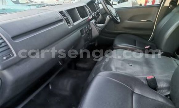 Nunua Ilio tumika Toyota Hiace White Gari ndani ya Manzini nchini Manzini Nunua Ilio tumika Toyota Hiace White Gari ndani ya Manzini nchini Manzini