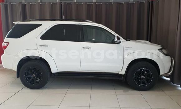 Buy Used Toyota Fortuner White Car in Manzini in Manzini