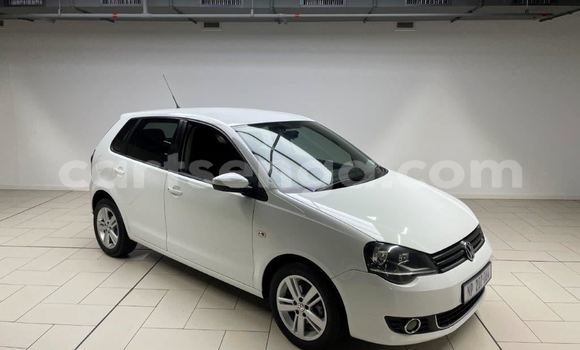 Nunua Ilio tumika Volkswagen Polo White Gari ndani ya Manzini nchini Manzini Nunua Ilio tumika Volkswagen Polo White Gari ndani ya Manzini nchini Manzini