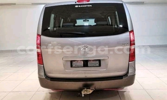 Acheter Occasion Voiture Hyundai H1 Gris à Mbabane, Manzini Acheter Occasion Voiture Hyundai H1 Gris à Mbabane, Manzini