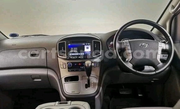 Acheter Occasion Voiture Hyundai H1 Gris à Mbabane, Manzini Acheter Occasion Voiture Hyundai H1 Gris à Mbabane, Manzini