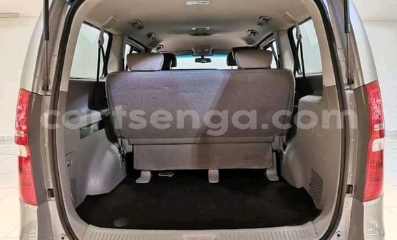 Acheter Occasion Voiture Hyundai H1 Gris à Mbabane, Manzini Acheter Occasion Voiture Hyundai H1 Gris à Mbabane, Manzini