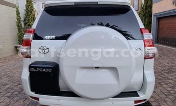 Buy Used Toyota Land Cruiser Prado White Car in Bhunya in Manzini Buy Used Toyota Land Cruiser Prado White Car in Bhunya in Manzini