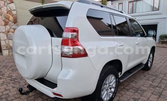 Buy Used Toyota Land Cruiser Prado White Car in Bhunya in Manzini Buy Used Toyota Land Cruiser Prado White Car in Bhunya in Manzini