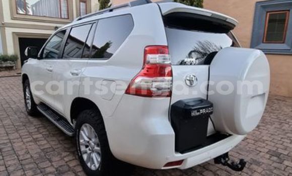 Buy Used Toyota Land Cruiser Prado White Car in Bhunya in Manzini Buy Used Toyota Land Cruiser Prado White Car in Bhunya in Manzini