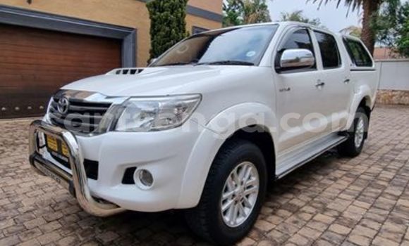 Buy Used Toyota Hilux White Car in Big Bend in Lubombo District Buy Used Toyota Hilux White Car in Big Bend in Lubombo District