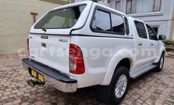 Buy Used Toyota Hilux White Car in Big Bend in Lubombo District Buy Used Toyota Hilux White Car in Big Bend in Lubombo District