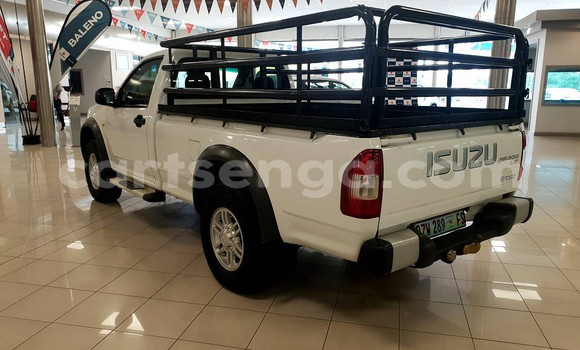 Acheter Occasion Voiture Isuzu KB Blanc à Big Bend, Lubombo District Acheter Occasion Voiture Isuzu KB Blanc à Big Bend, Lubombo District