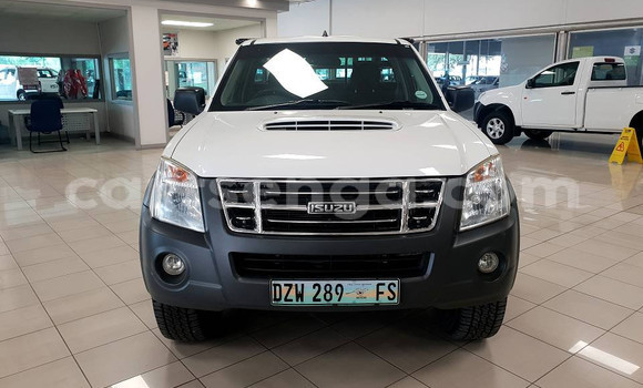 Acheter Occasion Voiture Isuzu KB Blanc à Big Bend, Lubombo District Acheter Occasion Voiture Isuzu KB Blanc à Big Bend, Lubombo District