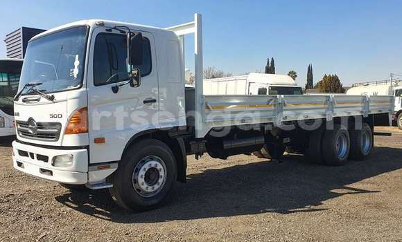 Acheter Occasion Utilitaire Hino 300 Series Blanc à Big Bend, Lubombo District Acheter Occasion Utilitaire Hino 300 Series Blanc à Big Bend, Lubombo District