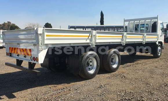 Acheter Occasion Utilitaire Hino 300 Series Blanc à Big Bend, Lubombo District Acheter Occasion Utilitaire Hino 300 Series Blanc à Big Bend, Lubombo District