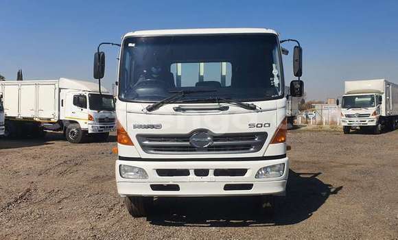 Acheter Occasion Utilitaire Hino 300 Series Blanc à Big Bend, Lubombo District Acheter Occasion Utilitaire Hino 300 Series Blanc à Big Bend, Lubombo District