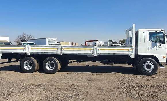 Acheter Occasion Utilitaire Hino 300 Series Blanc à Big Bend, Lubombo District Acheter Occasion Utilitaire Hino 300 Series Blanc à Big Bend, Lubombo District