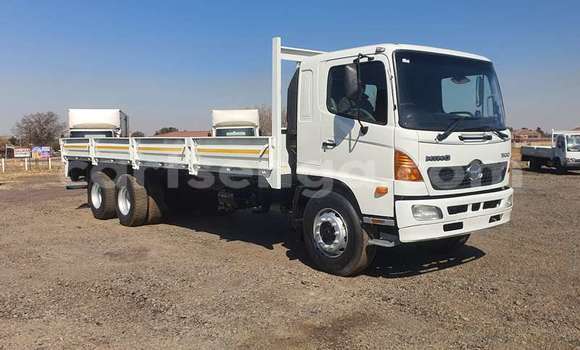 Acheter Occasion Utilitaire Hino 300 Series Blanc à Big Bend, Lubombo District Acheter Occasion Utilitaire Hino 300 Series Blanc à Big Bend, Lubombo District