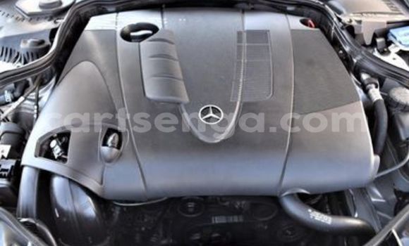 Nunua Ilio tumika Mercedes-Benz E-Classe Silver Gari ndani ya Big Bend nchini Wilaya ya Lubombo Nunua Ilio tumika Mercedes-Benz E-Classe Silver Gari ndani ya Big Bend nchini Wilaya ya Lubombo