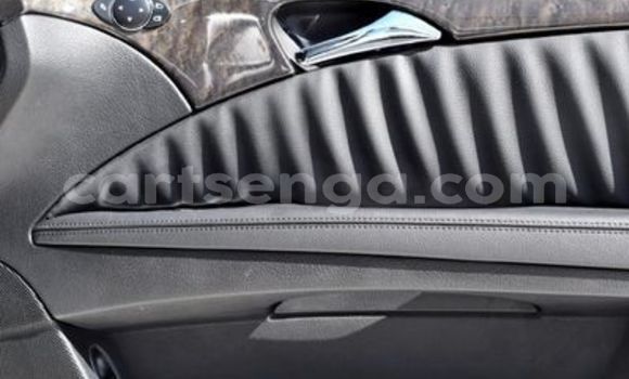 Nunua Ilio tumika Mercedes-Benz E-Classe Silver Gari ndani ya Big Bend nchini Wilaya ya Lubombo Nunua Ilio tumika Mercedes-Benz E-Classe Silver Gari ndani ya Big Bend nchini Wilaya ya Lubombo