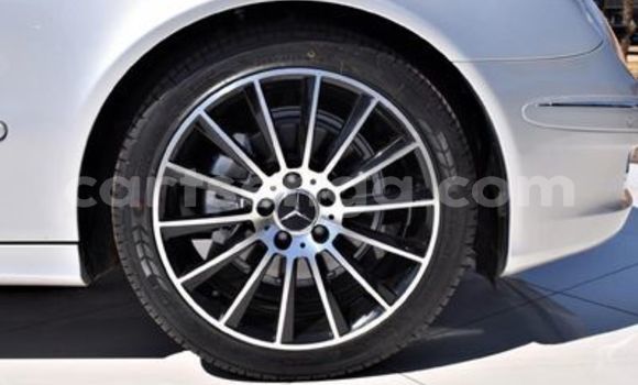 Nunua Ilio tumika Mercedes-Benz E-Classe Silver Gari ndani ya Big Bend nchini Wilaya ya Lubombo Nunua Ilio tumika Mercedes-Benz E-Classe Silver Gari ndani ya Big Bend nchini Wilaya ya Lubombo