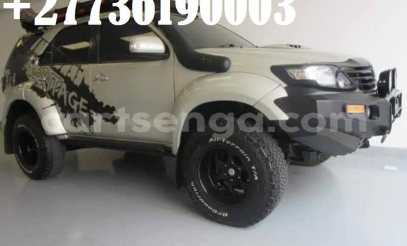 Buy Used Toyota Fortuner White Car in Mbabane in Manzini