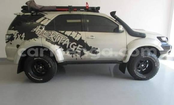Buy Used Toyota Fortuner White Car in Mbabane in Manzini Buy Used Toyota Fortuner White Car in Mbabane in Manzini