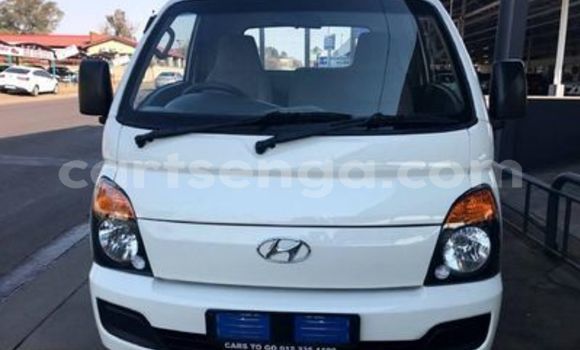 Acheter Occasion Voiture Hyundai H1 Blanc à Ezulwini, Hhohho Acheter Occasion Voiture Hyundai H1 Blanc à Ezulwini, Hhohho