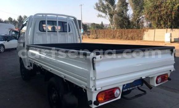 Nunua Ilio tumika Hyundai H1 White Gari ndani ya Ezulwini nchini Hhohho Nunua Ilio tumika Hyundai H1 White Gari ndani ya Ezulwini nchini Hhohho