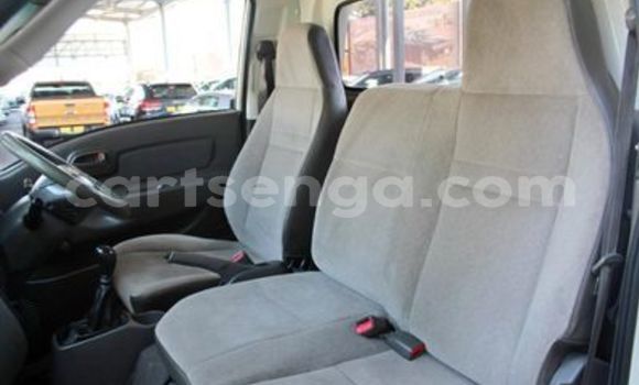 Nunua Ilio tumika Hyundai H1 White Gari ndani ya Ezulwini nchini Hhohho Nunua Ilio tumika Hyundai H1 White Gari ndani ya Ezulwini nchini Hhohho