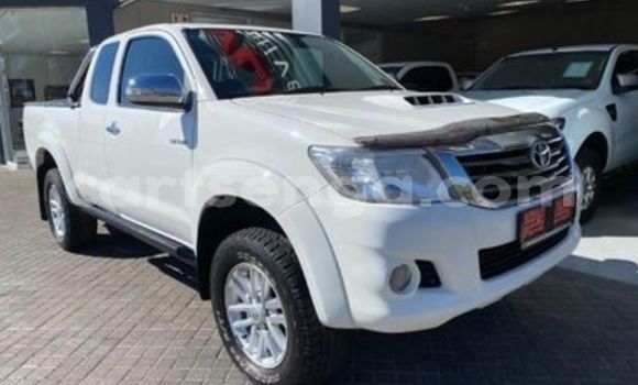 Buy Used Toyota Hilux White Car in Ezulwini in Hhohho Buy Used Toyota Hilux White Car in Ezulwini in Hhohho