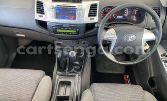 Nunua Ilio tumika Toyota Hilux White Gari ndani ya Ezulwini nchini Hhohho Nunua Ilio tumika Toyota Hilux White Gari ndani ya Ezulwini nchini Hhohho