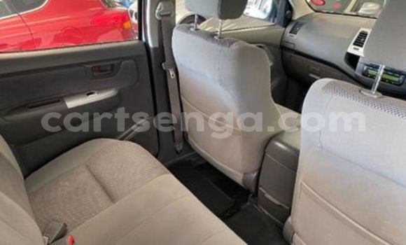 Nunua Ilio tumika Toyota Hilux White Gari ndani ya Ezulwini nchini Hhohho Nunua Ilio tumika Toyota Hilux White Gari ndani ya Ezulwini nchini Hhohho