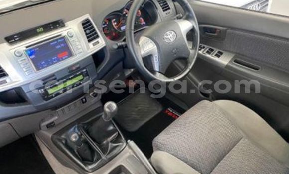 Nunua Ilio tumika Toyota Hilux White Gari ndani ya Ezulwini nchini Hhohho Nunua Ilio tumika Toyota Hilux White Gari ndani ya Ezulwini nchini Hhohho