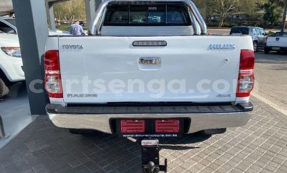 Nunua Ilio tumika Toyota Hilux White Gari ndani ya Ezulwini nchini Hhohho Nunua Ilio tumika Toyota Hilux White Gari ndani ya Ezulwini nchini Hhohho
