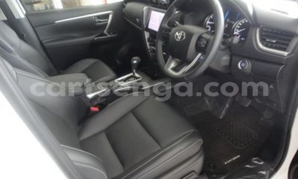 Acheter Occasion Voiture Toyota Fortuner Blanc à Ezulwini, Hhohho Acheter Occasion Voiture Toyota Fortuner Blanc à Ezulwini, Hhohho