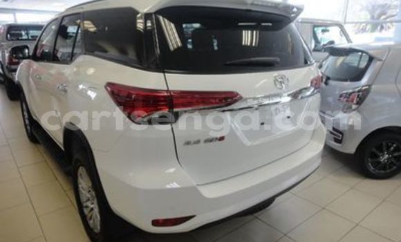 Acheter Occasion Voiture Toyota Fortuner Blanc à Ezulwini, Hhohho Acheter Occasion Voiture Toyota Fortuner Blanc à Ezulwini, Hhohho