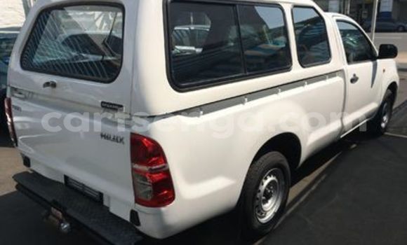 Nunua Ilio tumika Toyota Hilux White Gari ndani ya Ezulwini nchini Hhohho Nunua Ilio tumika Toyota Hilux White Gari ndani ya Ezulwini nchini Hhohho