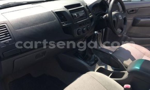Nunua Ilio tumika Toyota Hilux White Gari ndani ya Ezulwini nchini Hhohho Nunua Ilio tumika Toyota Hilux White Gari ndani ya Ezulwini nchini Hhohho