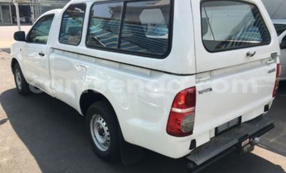 Nunua Ilio tumika Toyota Hilux White Gari ndani ya Ezulwini nchini Hhohho Nunua Ilio tumika Toyota Hilux White Gari ndani ya Ezulwini nchini Hhohho