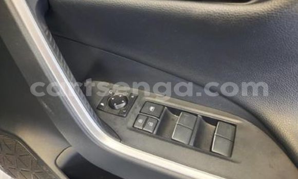 Nunua Ilio tumika Toyota RAV4 White Gari ndani ya Ezulwini nchini Hhohho Nunua Ilio tumika Toyota RAV4 White Gari ndani ya Ezulwini nchini Hhohho