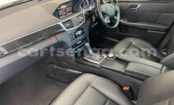 Acheter Occasion Voiture Mercedes-Benz E-Classe Blanc à Ezulwini, Hhohho Acheter Occasion Voiture Mercedes-Benz E-Classe Blanc à Ezulwini, Hhohho