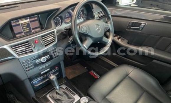 Acheter Occasion Voiture Mercedes-Benz E-Classe Blanc à Ezulwini, Hhohho Acheter Occasion Voiture Mercedes-Benz E-Classe Blanc à Ezulwini, Hhohho